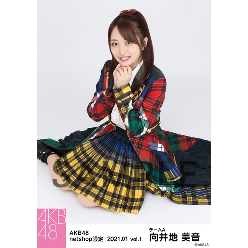 AKB48 Officialスクラッチ A賞サイン入りタペストリー向井地 美音 AKB48 Officialスクラッチ A賞サイン入りタペストリー向井地 美音