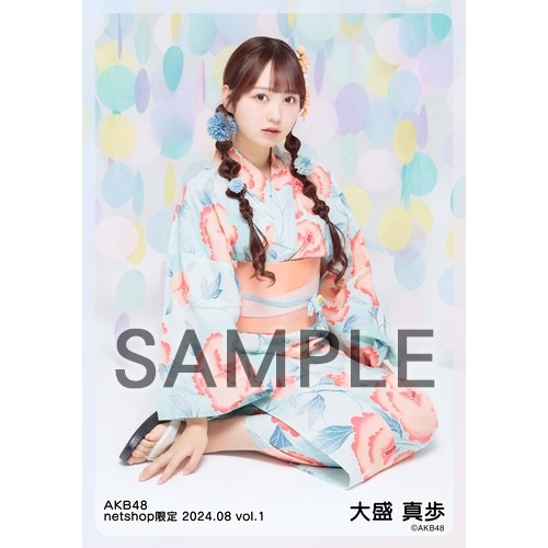 AKB48 単独/東西対向/卒コン 生写真 AKB48結成15年目の単独コンサートにメンバー107人出演、チーム8