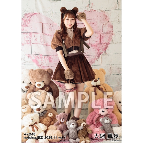 【Y】 AKB48 月別2025年9月 生写真セット 予約商品】AKB48 生誕記念アクキー付き生写真ホルダー&生写真セット