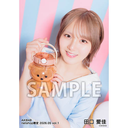 16期生コンサート〜AKBの未来、いま動く！〜 DVD 田口愛佳 直筆パッケージ AKB48 16期生コンサート撮って出し生写真2種台紙付き 鈴木くるみ 田口